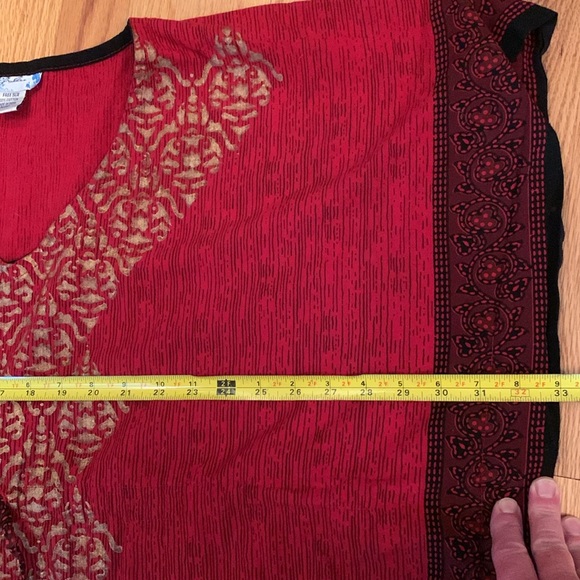 New Made in India Red Black & Gold Cotton “Free Size” V-Neck Dress w/Side Slits - Picture 9 of 11